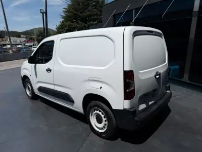 Citroën BERLINGO VAN XL 1.5 BLUE HDI 3 LUGARES 2023 - 16900 EUR, 79000 km - AUTO.MOTO.pt - 79000km - foto 4 de 9
