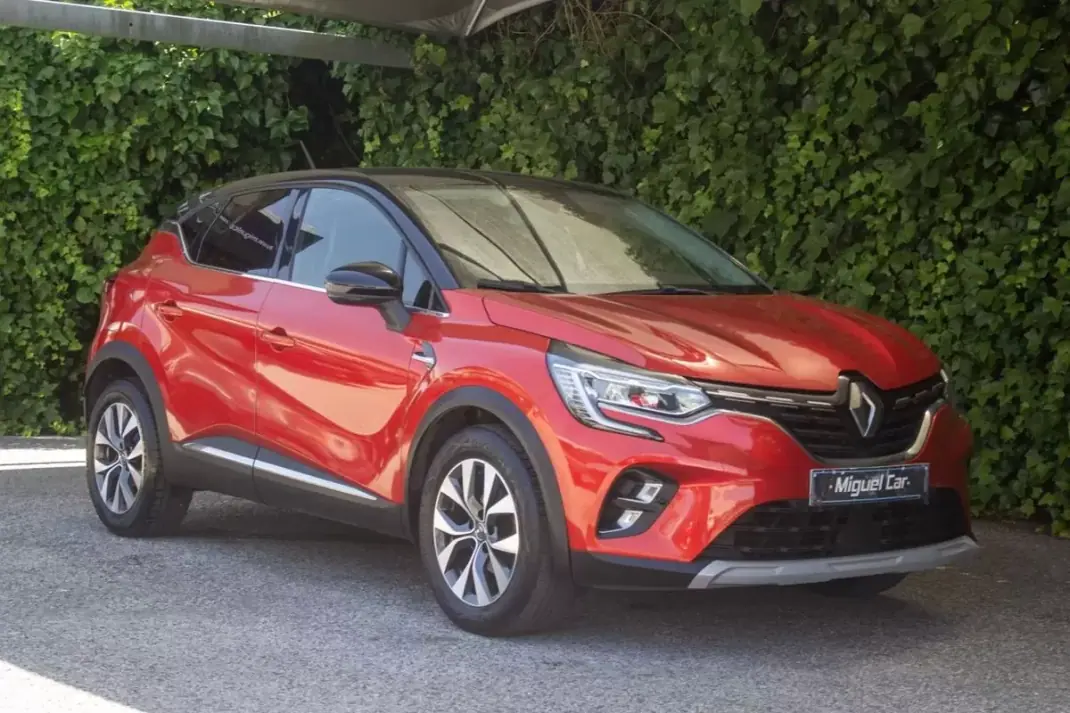 Renault Captur 2020 - 15900 EUR, 86000 km - AUTO.MOTO.pt - 86000km - foto 1 de 17