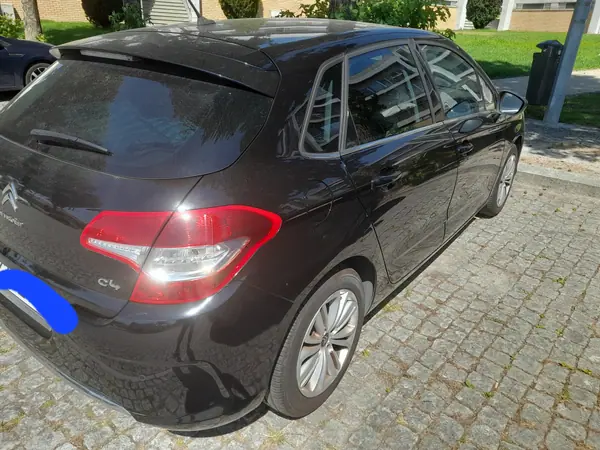 Citroën C4 2013 - 6000 EUR, 251000 km - AUTO.MOTO.pt - 251000km - foto 7 de 13