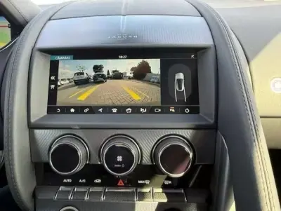 Jaguar F-Type 2023 - 70000 EUR, 21800 km - AUTO.MOTO.pt - 21800km - foto 24 de 37