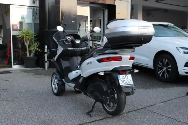 Piaggio MP3 Three Wheeler 250 2017 - 4500 EUR, 22286 km - AUTO.MOTO.pt - 22286km - foto 4 de 11