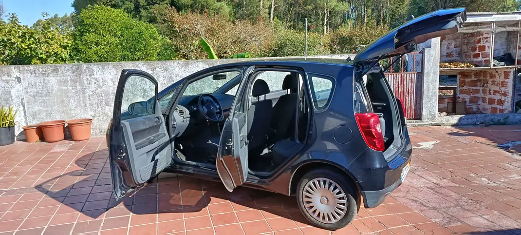 Mitsubishi Colt 2010 - 3500 EUR, 98000 km - 98000km - foto 2 de 4