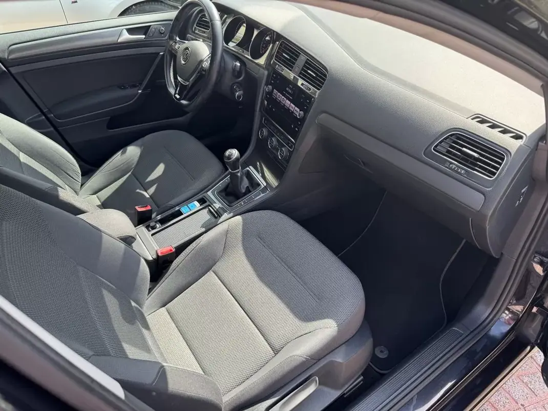 Volkswagen Golf Variant 2020 - 16900 EUR, 122346 km - AUTO.MOTO.pt - 122346km - foto 23 de 34