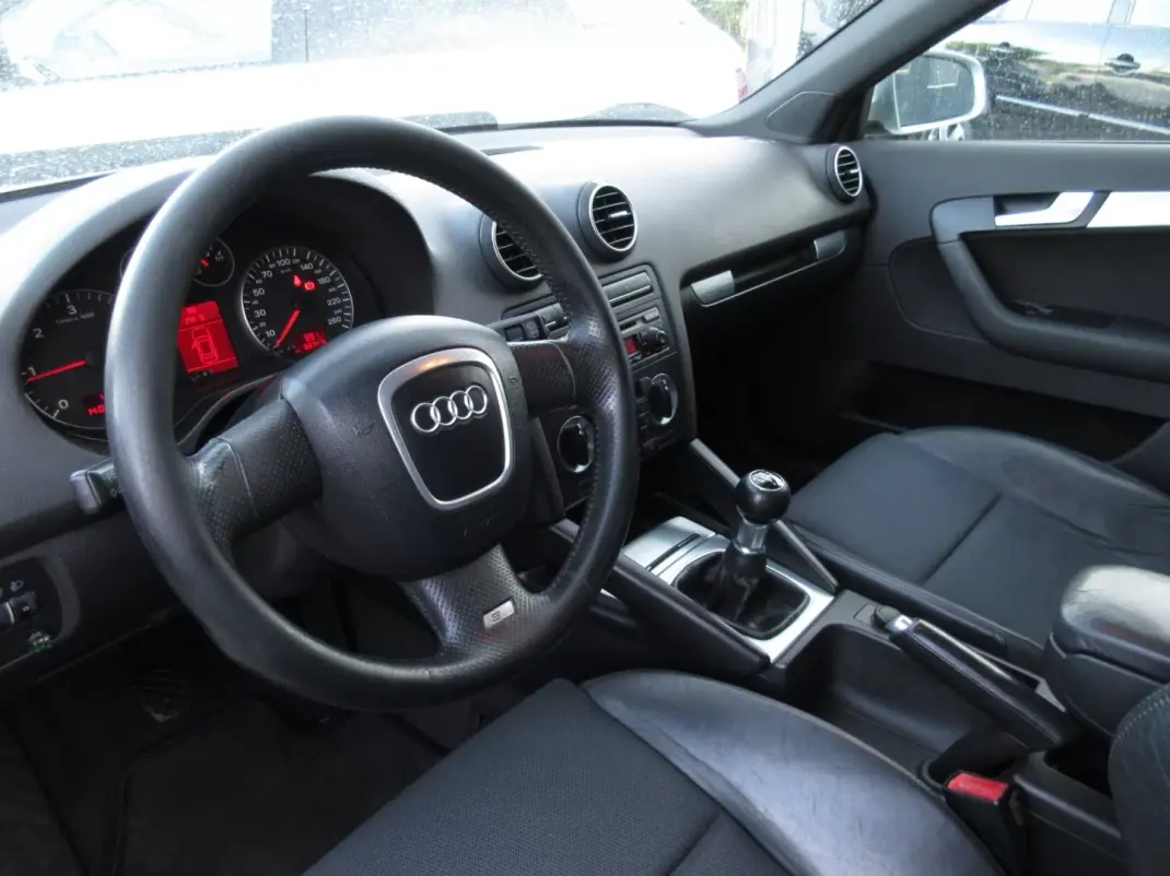 Audi A3 Sportback 2005 - 6990 EUR, 330000 km - AUTO.MOTO.pt - 330000km - foto 17 de 31