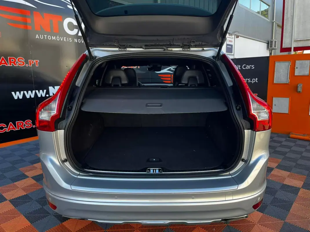 Volvo XC 60 2016 - 22900 EUR, 182664 km - AUTO.MOTO.pt - 182664km - foto 18 de 18