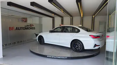 BMW 330 2019 - 22900 EUR, 111028 km - AUTO.MOTO.pt - 111028km - foto 15 de 54