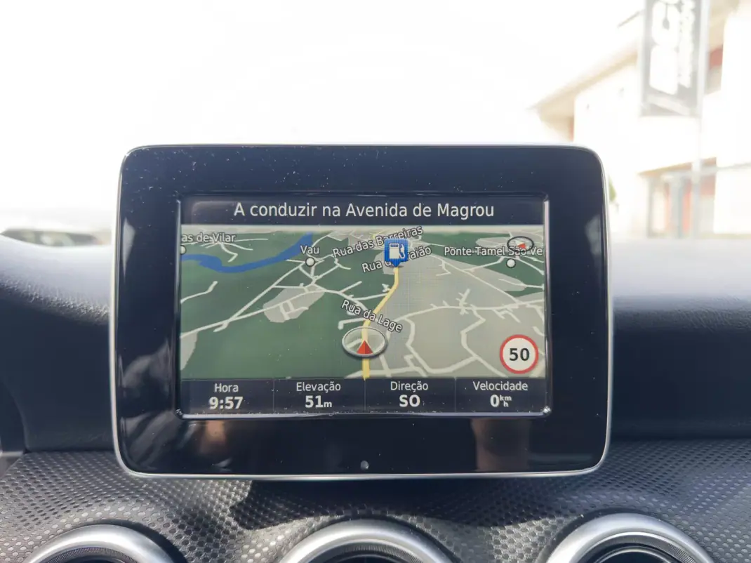 Mercedes-Benz A 180 2017 - 15990 EUR, 155000 km - AUTO.MOTO.pt - 155000km - foto 21 de 34