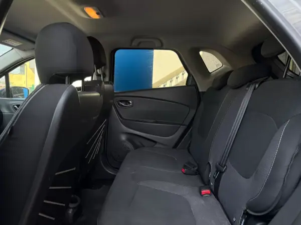 Renault Captur 2014 - 9950 EUR, 160000 km - AUTO.MOTO.pt - 160000km - foto 10 de 13