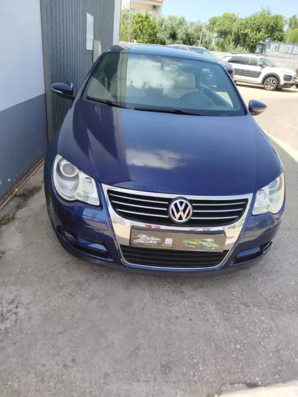 Volkswagen EOS 2010 - 12200 EUR, 159060 km - AUTO.MOTO.pt - 159060km - foto 12 de 15