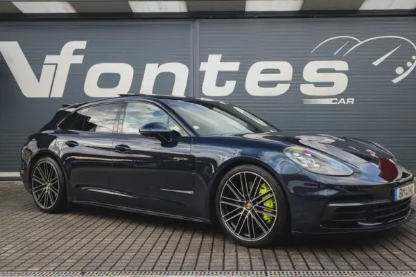 Porsche Panamera Sport Turismo 2019 - 67480 EUR, 97640 km - AUTO.MOTO.pt - 97640km - foto 4 de 71