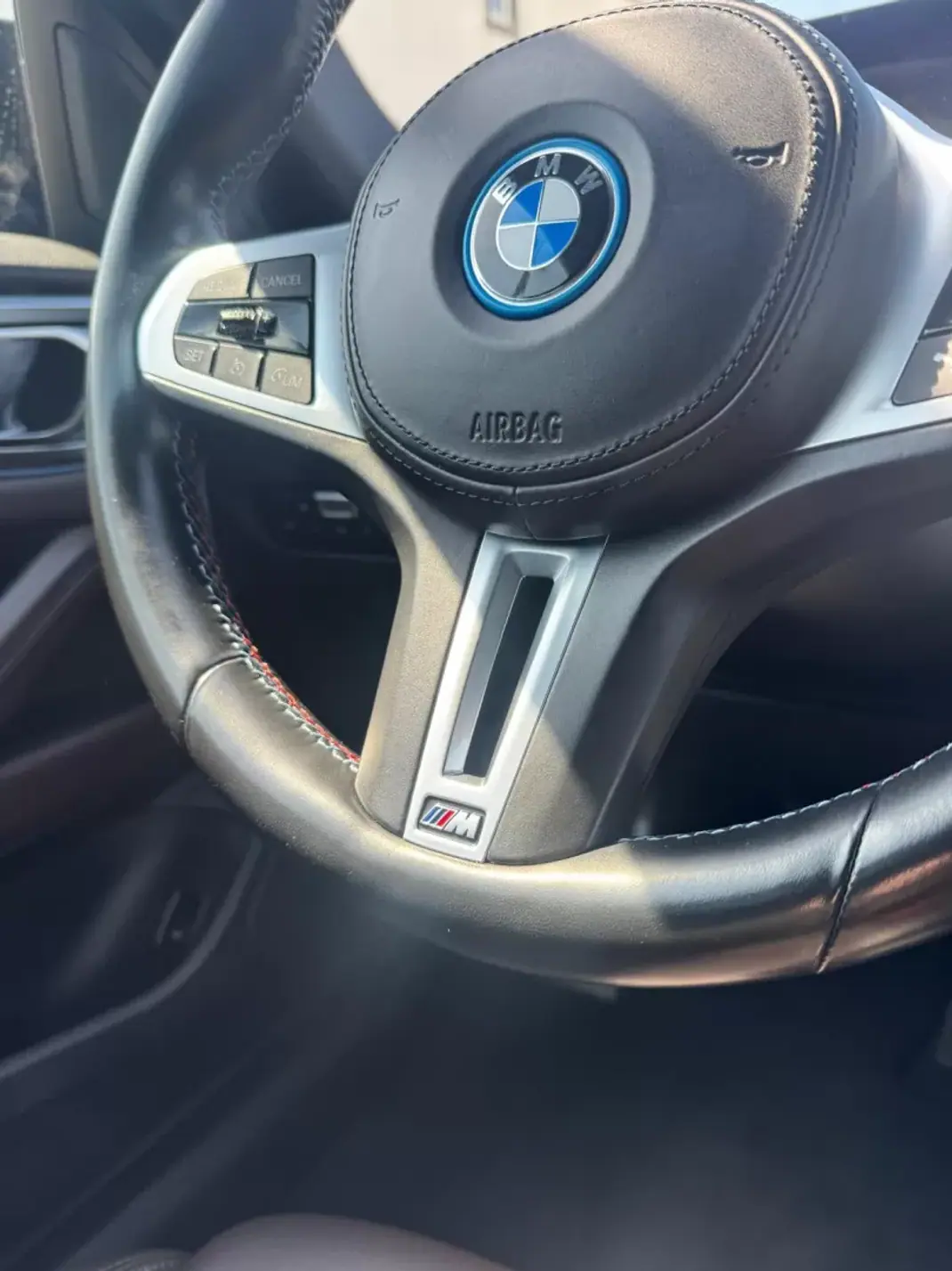 BMW i4 2022 - 53505 EUR, 54000 km - AUTO.MOTO.pt - 54000km - foto 10 de 25
