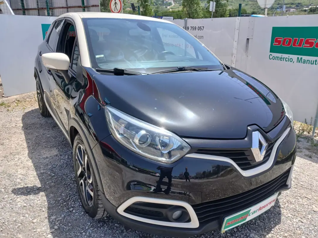 Renault Captur 2013 - 9950 EUR, 157174 km - AUTO.MOTO.pt - 157174km - foto 6 de 25
