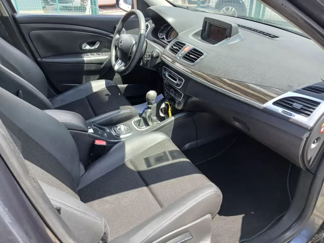 Renault Mégane Sport Tourer 2010 - 6850 EUR, 158137 km - 158137km - foto 21 de 24