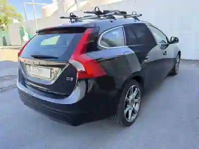 Volvo V60 2016 — foto 5 de 15