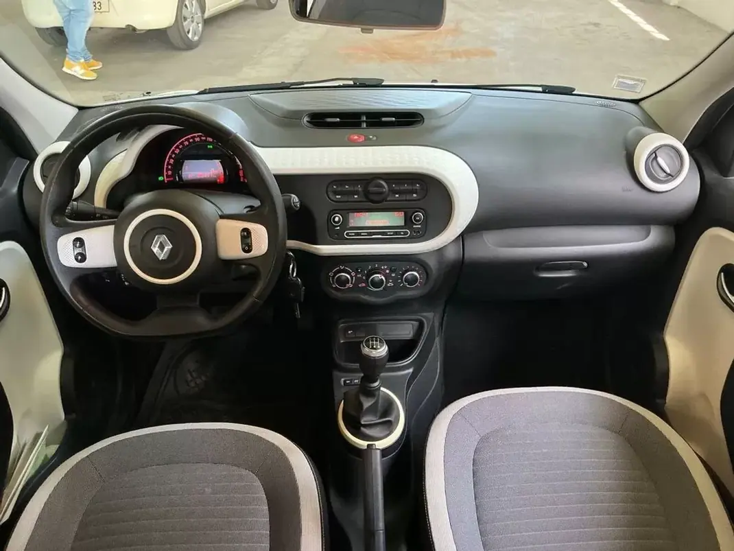 Renault Twingo 2019 - 10690 EUR, 38142 km - 38142km - foto 9 de 13