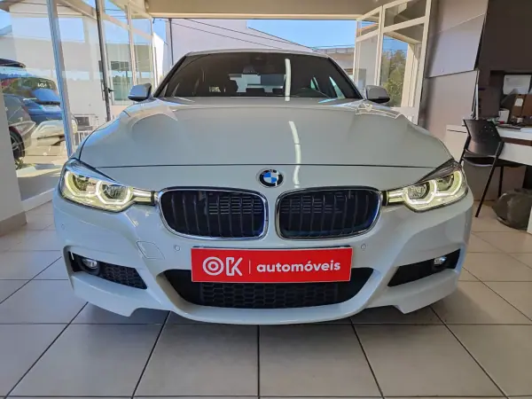 BMW 330e 2018 — foto 3 de 33