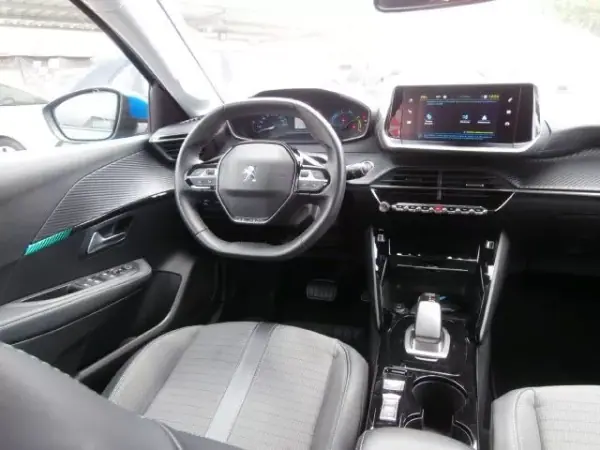Peugeot e-208 2021 - 18000 EUR, 85265 km - AUTO.MOTO.pt - 85265km - foto 12 de 40