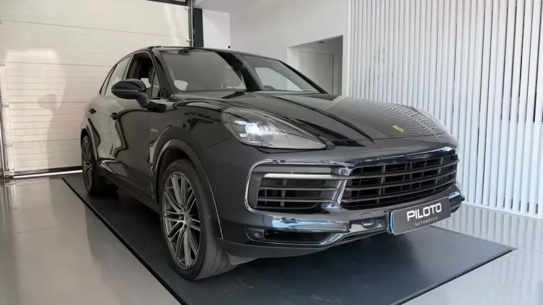 Porsche Cayenne 2019 - 59990 EUR, 87906 km - 87906km - foto 29 de 33