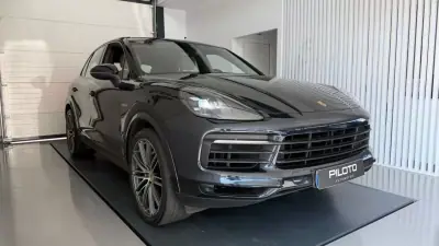 Porsche Cayenne 2019 - 59990 EUR, 87906 km - AUTO.MOTO.pt - 87906km - foto 29 de 33