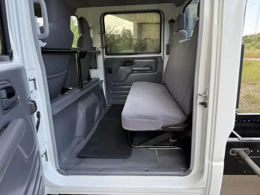 Isuzu 2013 - 23490 EUR, 102000 km - AUTO.MOTO.pt - 102000km - foto 15 de 26