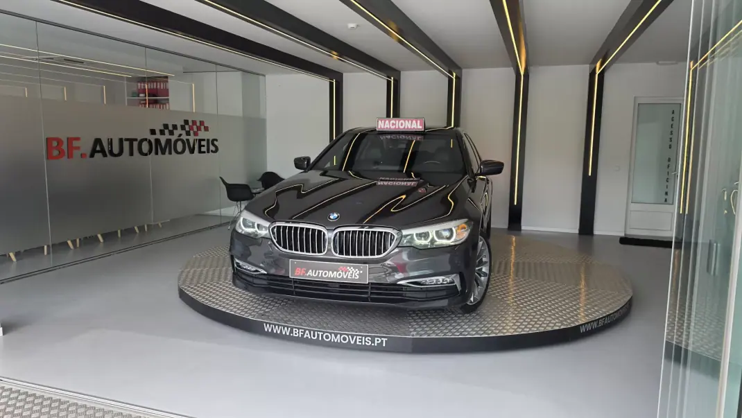BMW 530 2017 - 21900 EUR, 230206 km - AUTO.MOTO.pt - 230206km - foto 11 de 58