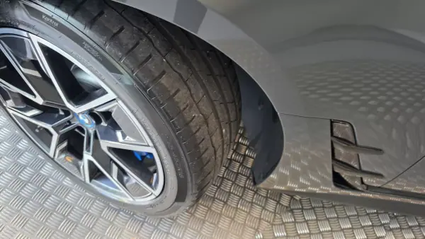 BMW i4 2023 - 41900 EUR, 60120 km - AUTO.MOTO.pt - 60120km - foto 32 de 58