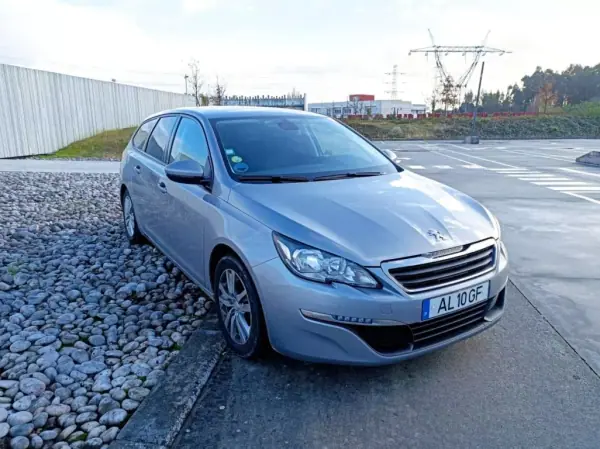 Peugeot 308 SW 2017 - 11000 EUR, 230125 km - AUTO.MOTO.pt - 230125km - foto 3 de 15