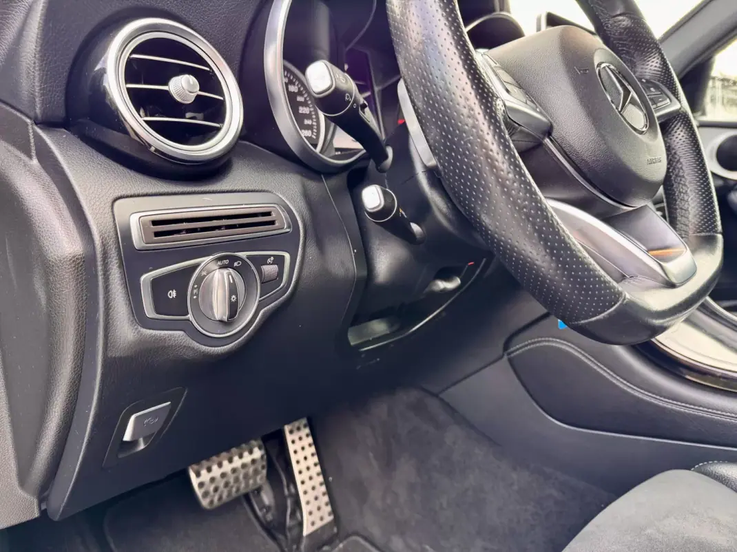 Mercedes-Benz GLC 250 2018 - 34990 EUR, 175000 km - AUTO.MOTO.pt - 175000km - foto 22 de 33