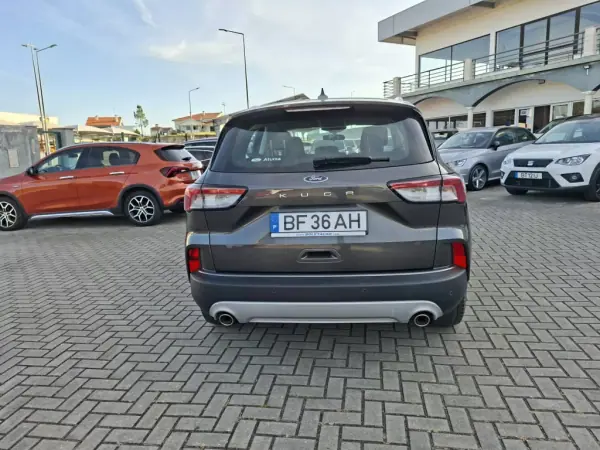 Ford Kuga 2021 - 21000 EUR, 59800 km - AUTO.MOTO.pt - 59800km - foto 7 de 36