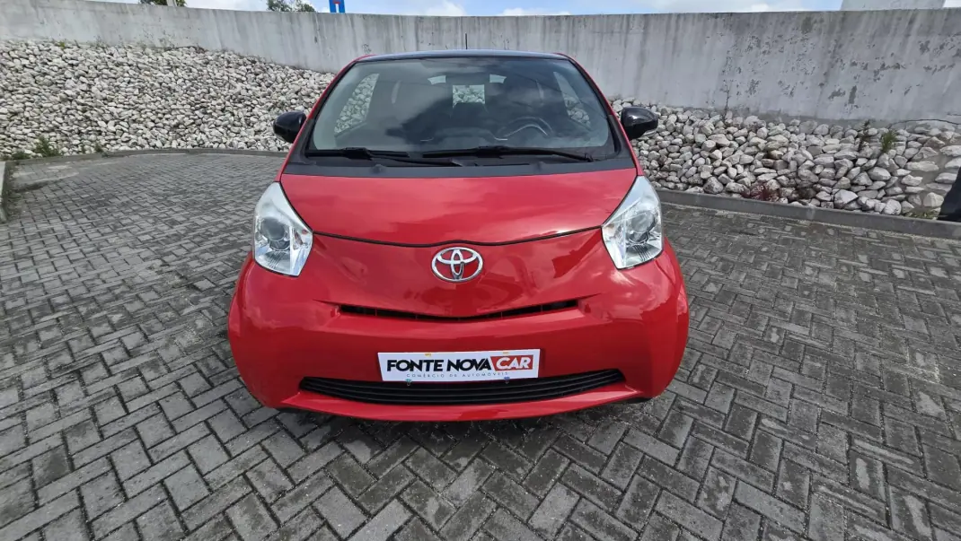 Toyota iQ 2009 - 7750 EUR, 122544 km - AUTO.MOTO.pt - 122544km - foto 5 de 20