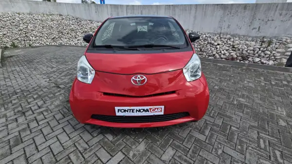 Toyota iQ 2009 - 7750 EUR, 122544 km - AUTO.MOTO.pt - 122544km - foto 5 de 20