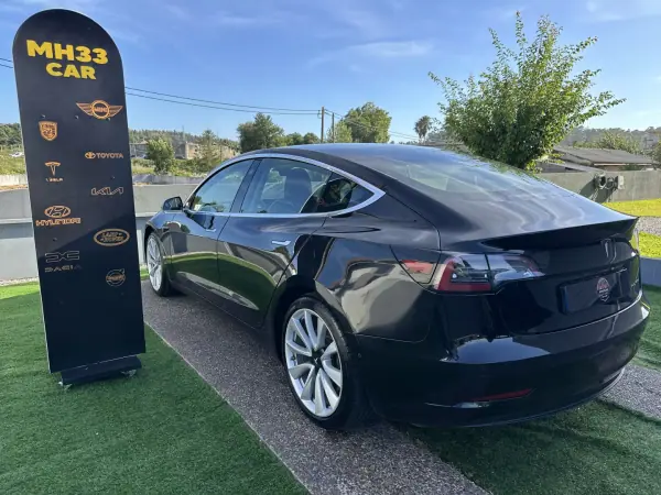 Tesla Model 3 2019 - 19900 EUR, 270000 km - AUTO.MOTO.pt - 270000km - foto 11 de 53