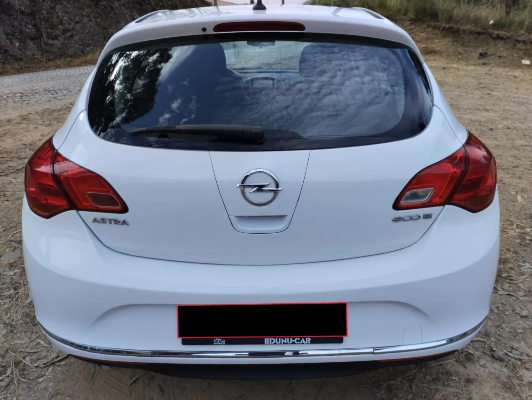 Opel Astra 2015 - 8950 EUR, 190000 km - AUTO.MOTO.pt - 190000km - foto 6 de 31