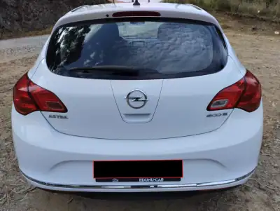 Opel Astra 2015 - 8950 EUR, 190000 km - AUTO.MOTO.pt - 190000km - foto 6 de 31