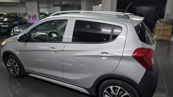 Opel Karl 2018 - 9990 EUR, 125000 km - AUTO.MOTO.pt - 125000km - foto 19 de 28