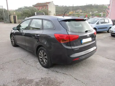 Kia Ceed SW 2016 - 9900 EUR, 160000 km - AUTO.MOTO.pt - 160000km - foto 8 de 12