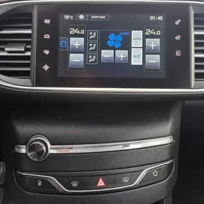Peugeot 308 SW 2015 - 10250 EUR, 196270 km - AUTO.MOTO.pt - 196270km - foto 14 de 15