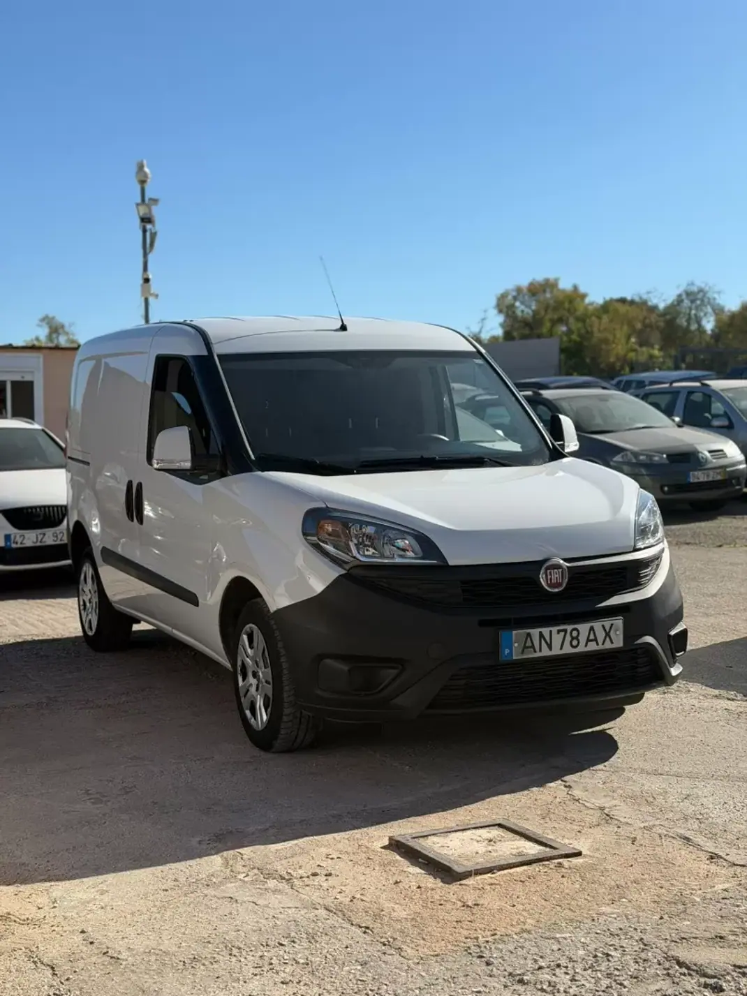 Fiat Doblo 2021 - 13900 EUR, 113894 km - AUTO.MOTO.pt - 113894km - foto 1 de 7