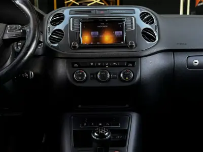 Volkswagen Tiguan 2016 - 16990 EUR, 190300 km - AUTO.MOTO.pt - 190300km - foto 19 de 34