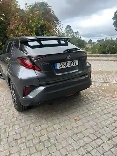 Toyota C-HR 2022 — foto 4 de 9