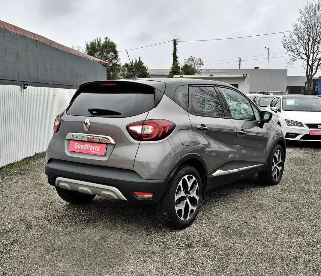 Renault Captur 2019 - 16900 EUR, 55740 km - AUTO.MOTO.pt - 55740km - foto 7 de 26