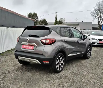 Renault Captur 2019 - 16900 EUR, 55740 km - AUTO.MOTO.pt - 55740km - foto 7 de 26