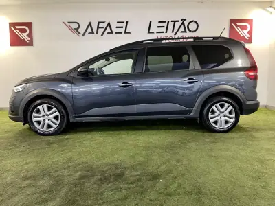 Dacia Jogger 2023 - 14950 EUR, 107000 km - AUTO.MOTO.pt - 107000km - foto 5 de 33
