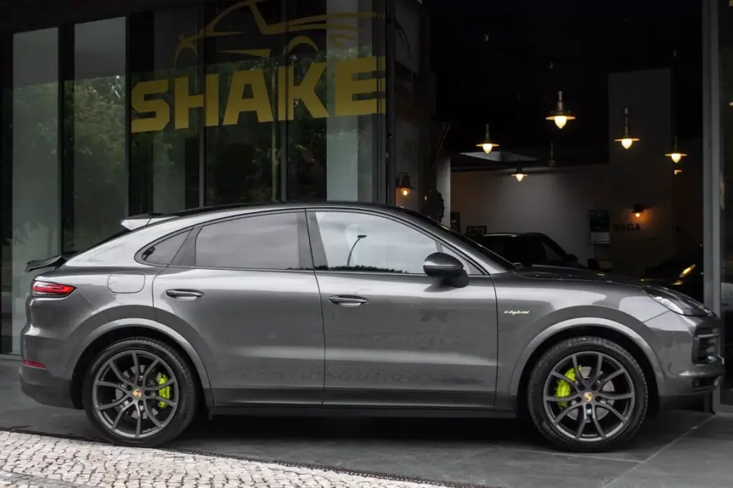 Porsche Cayenne Coupé 2020 - 69890 EUR, 126171 km - AUTO.MOTO.pt - 126171km - foto 5 de 45