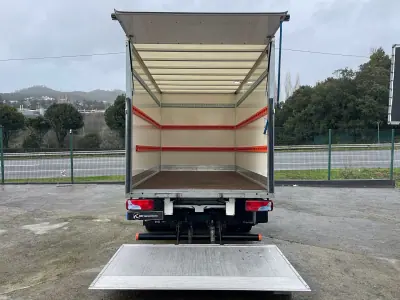Mercedes-Benz Sprinter 515 CDI Contentor + Plataforma Elevatória 2023 - 49750 EUR, 54000 km - AUTO.MOTO.pt - 54000km - foto 20 de 33