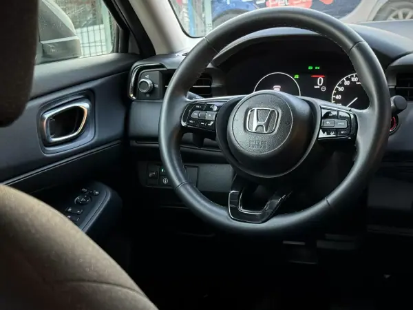 Honda HR-V 2023 - 28750 EUR, 32000 km - AUTO.MOTO.pt - 32000km - foto 6 de 24