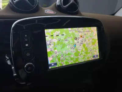 Smart ForTwo Coupé 2018 - 13450 EUR, 110509 km - AUTO.MOTO.pt - 110509km - foto 29 de 33