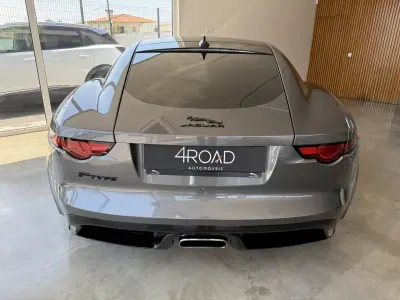 Jaguar F-Type 2018 - 46000 EUR, 64300 km - AUTO.MOTO.pt - 64300km - foto 49 de 135