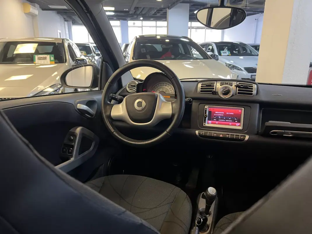Smart Fortwo Cabrio 2013 - 6990 EUR, 95000 km - AUTO.MOTO.pt - 95000km - foto 8 de 41