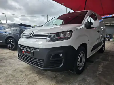 Citroën BERLINGO 3 LUGARES 2020 - 10750 EUR, 154000 km - AUTO.MOTO.pt - 154000km - foto 3 de 14